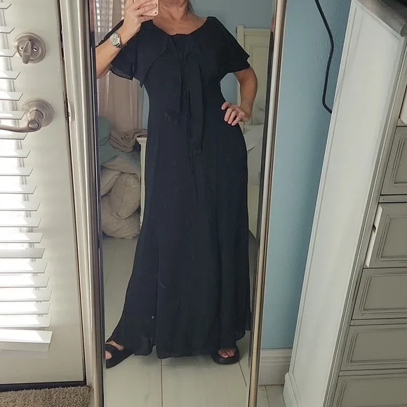 Liz Claiborne $5 - Picture 1 of 10